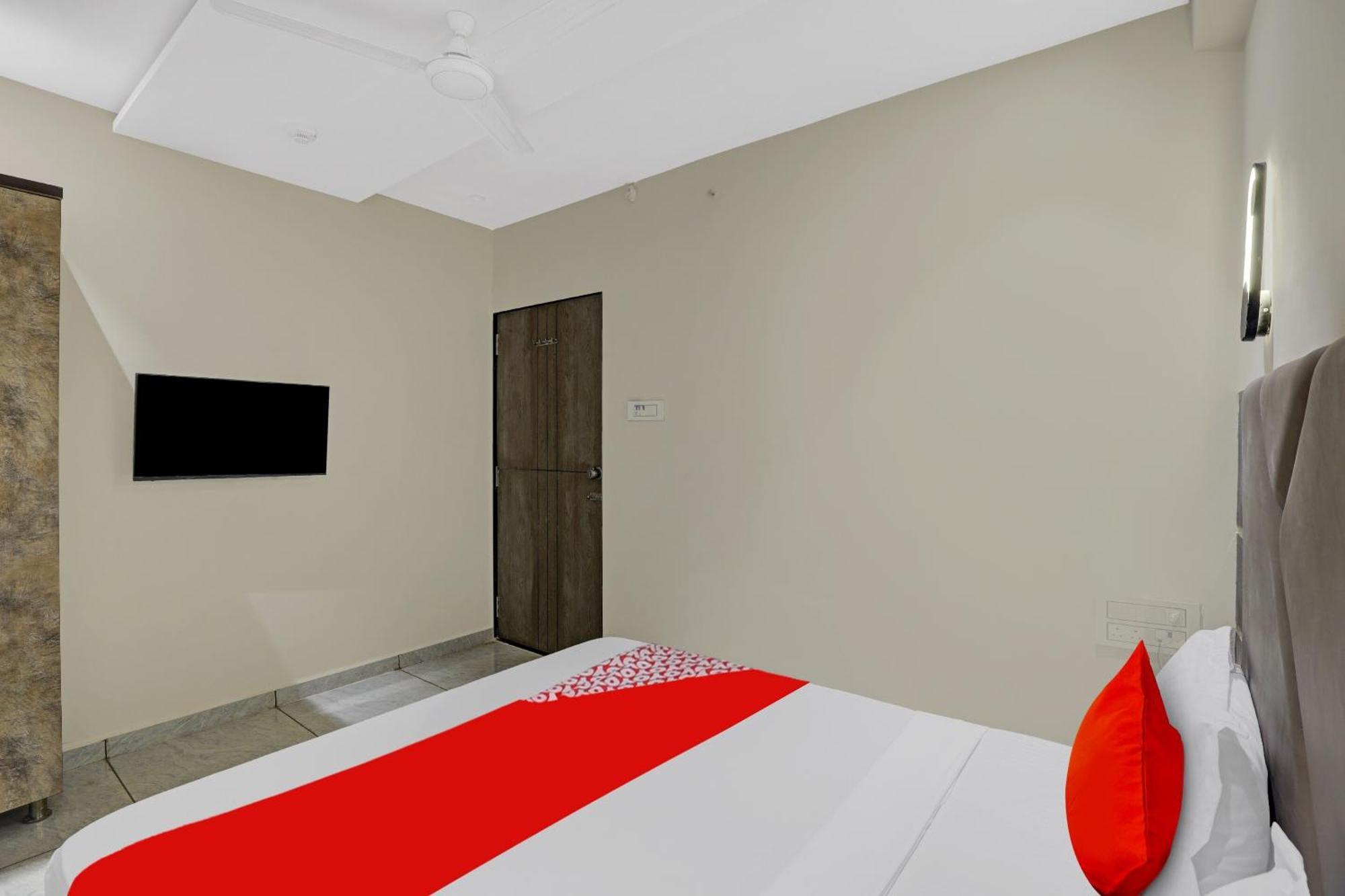 Hotel O Shree Palace Utrān Екстериор снимка